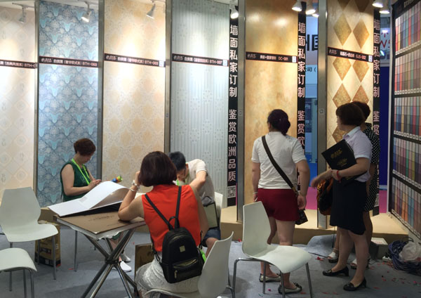 蒙太奇上海展會：現(xiàn)場訪客爆滿 加盟非?；鸨?></a> </div>
                        <div   id=