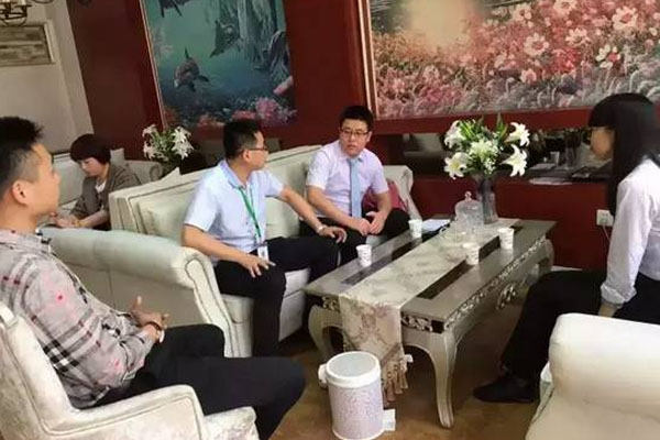 中國硅藻泥材料協(xié)會(huì)參觀走訪蒙太奇硅藻泥涂裝藝術(shù)體驗(yàn)館